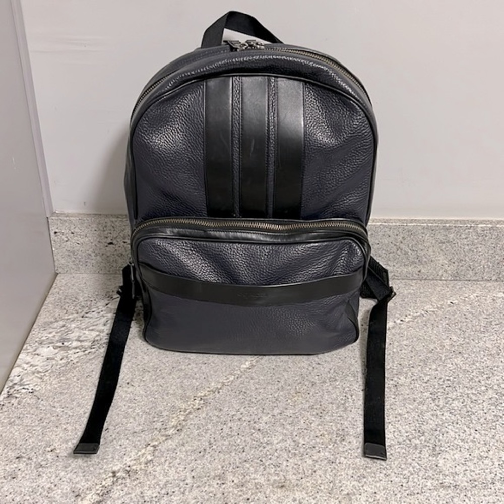 *LAST CHANCE* Men’s Leather Coach Bookbag